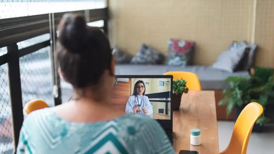 Online consultation with a bariatric specialist